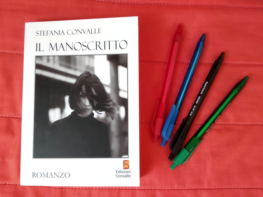 Una foto del romanzo "Il manoscritto" di Stefania Convalle.